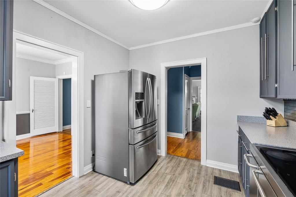 For Sale: $415,000 (3 beds, 1 baths, 3100 Square Feet)