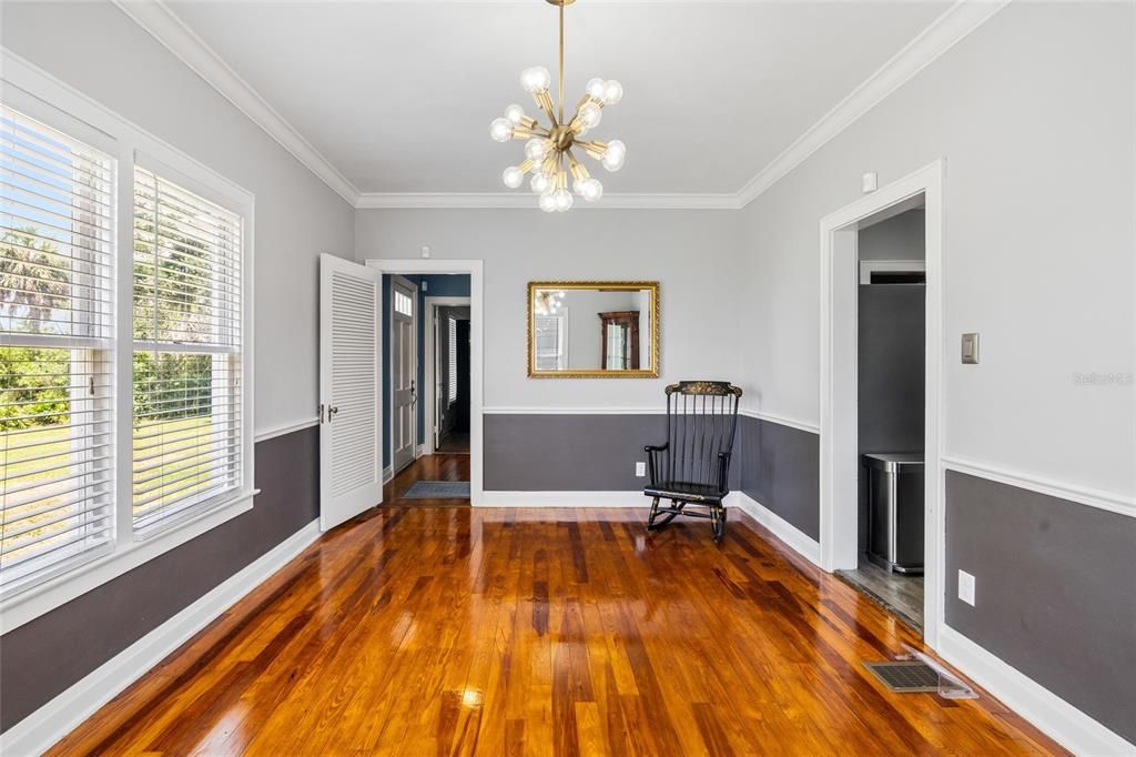 For Sale: $415,000 (3 beds, 1 baths, 3100 Square Feet)