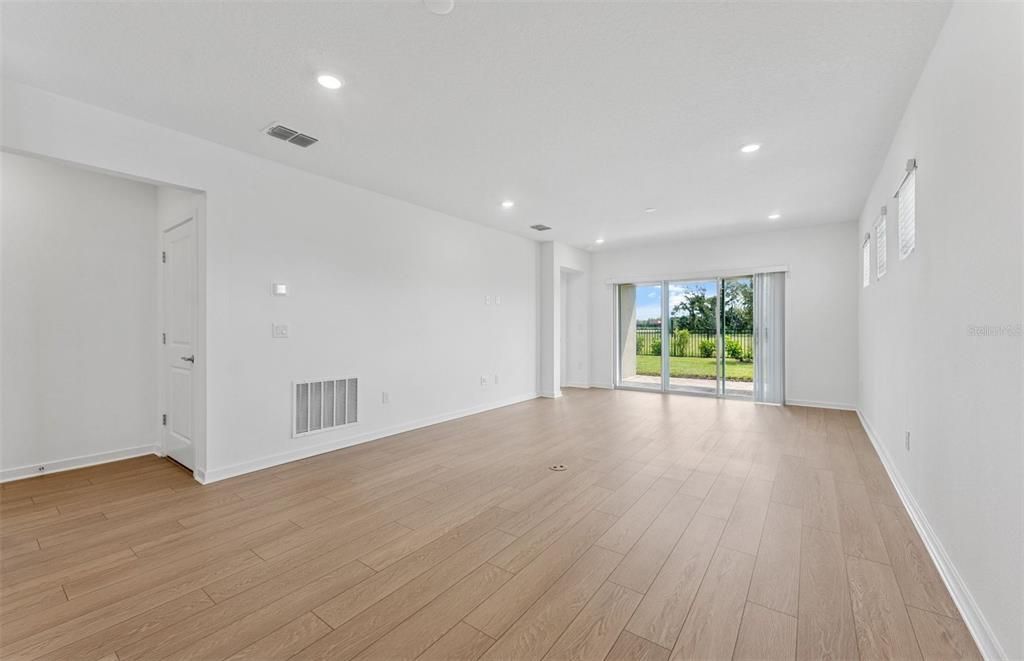 На продажу: $395,290 (3 спален, 2 ванн, 1707 Квадратных фут)