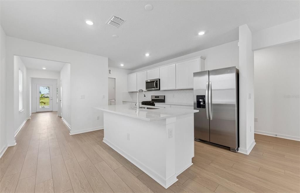 На продажу: $395,290 (3 спален, 2 ванн, 1707 Квадратных фут)