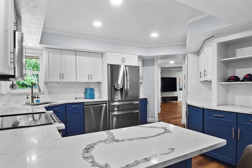 For Sale: $899,000 (3 beds, 2 baths, 2728 Square Feet)