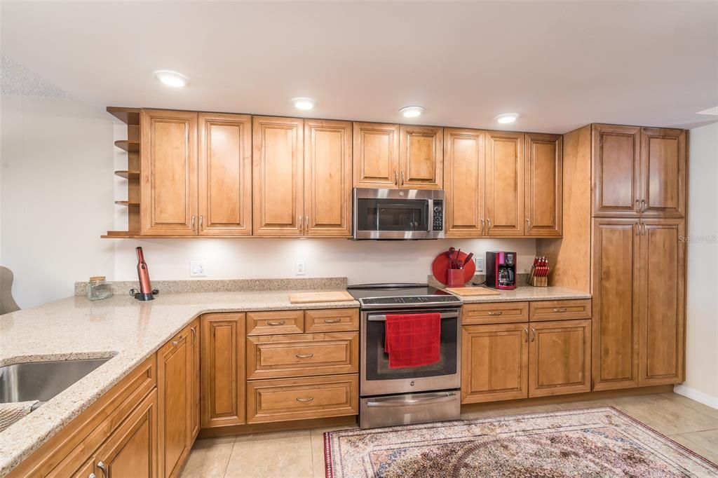 For Sale: $819,900 (2 beds, 2 baths, 1515 Square Feet)