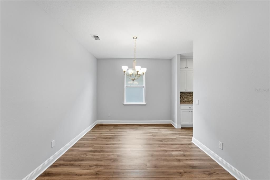 For Sale: $968,800 (5 beds, 4 baths, 3777 Square Feet)