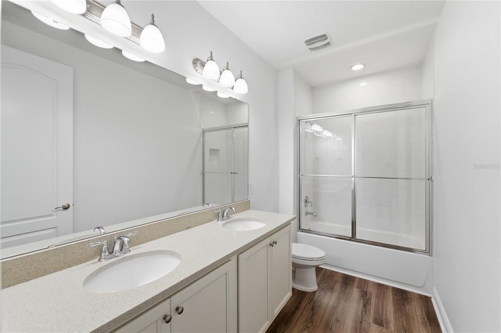 For Sale: $968,800 (5 beds, 4 baths, 3777 Square Feet)
