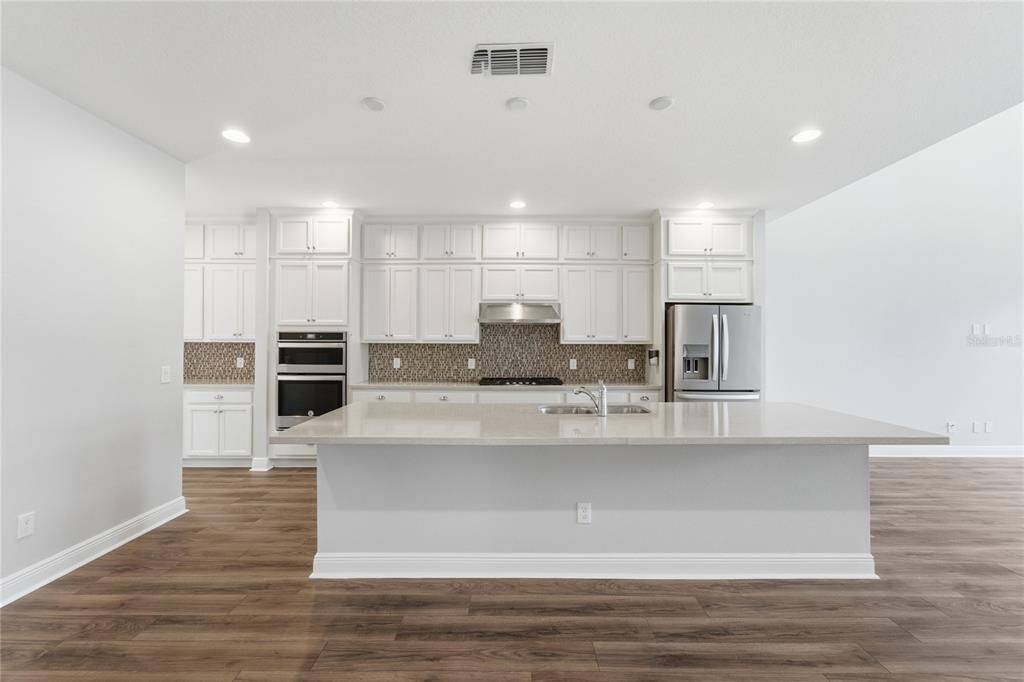 For Sale: $968,800 (5 beds, 4 baths, 3777 Square Feet)