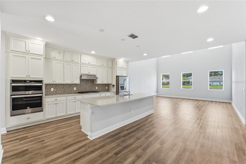 For Sale: $968,800 (5 beds, 4 baths, 3777 Square Feet)