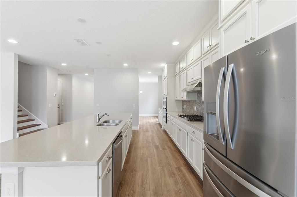 For Sale: $968,800 (5 beds, 4 baths, 3777 Square Feet)