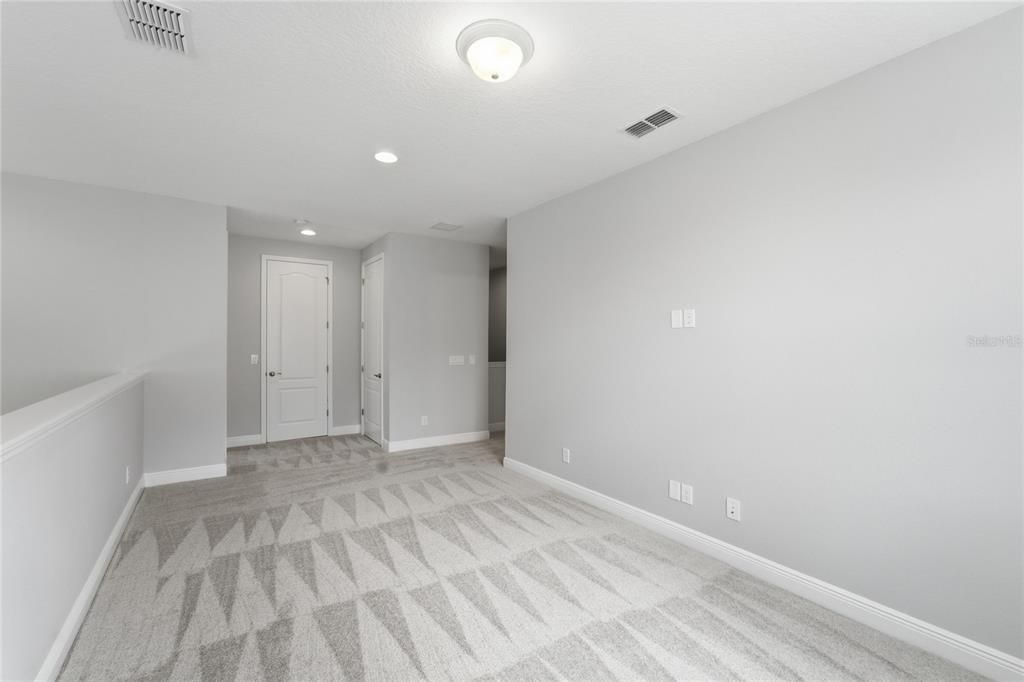 For Sale: $968,800 (5 beds, 4 baths, 3777 Square Feet)