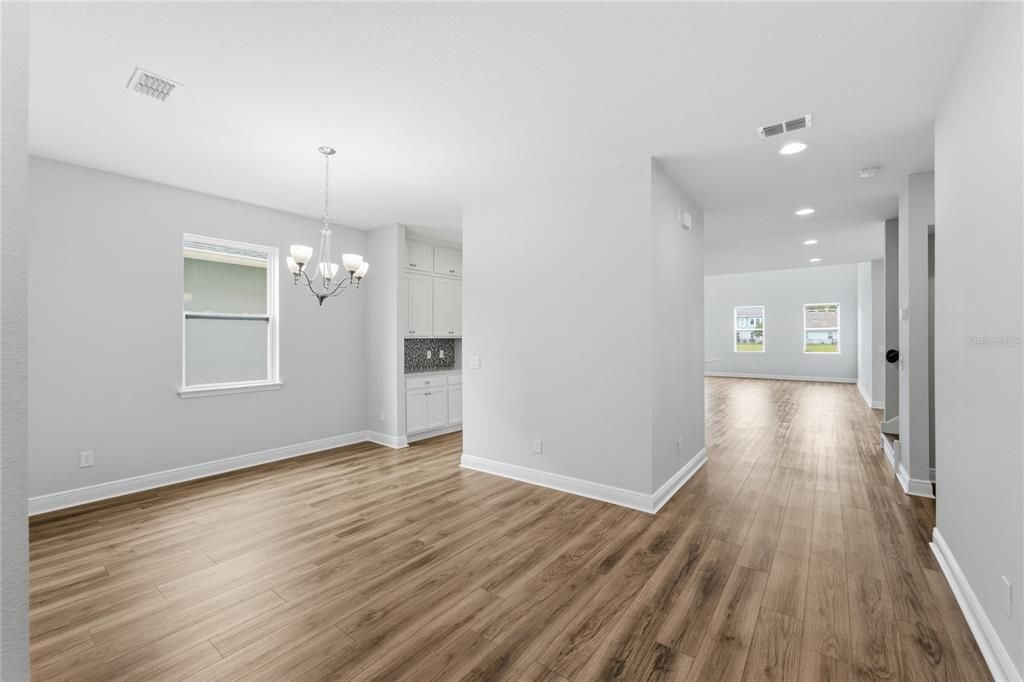 For Sale: $968,800 (5 beds, 4 baths, 3777 Square Feet)