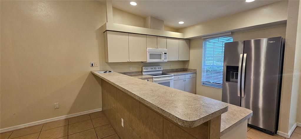 For Rent: $1,600 (3 beds, 2 baths, 1224 Square Feet)