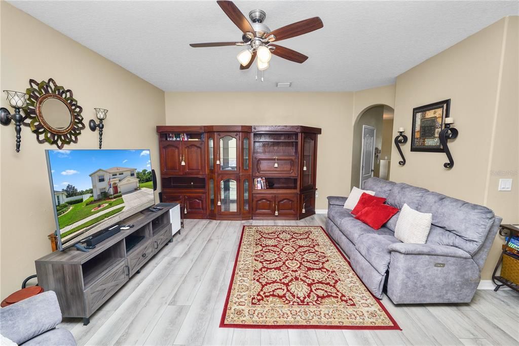 For Sale: $395,000 (4 beds, 2 baths, 2482 Square Feet)