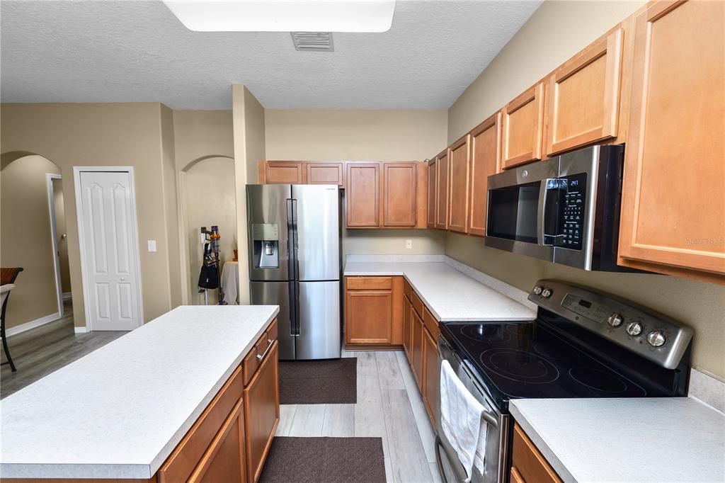 For Sale: $395,000 (4 beds, 2 baths, 2482 Square Feet)