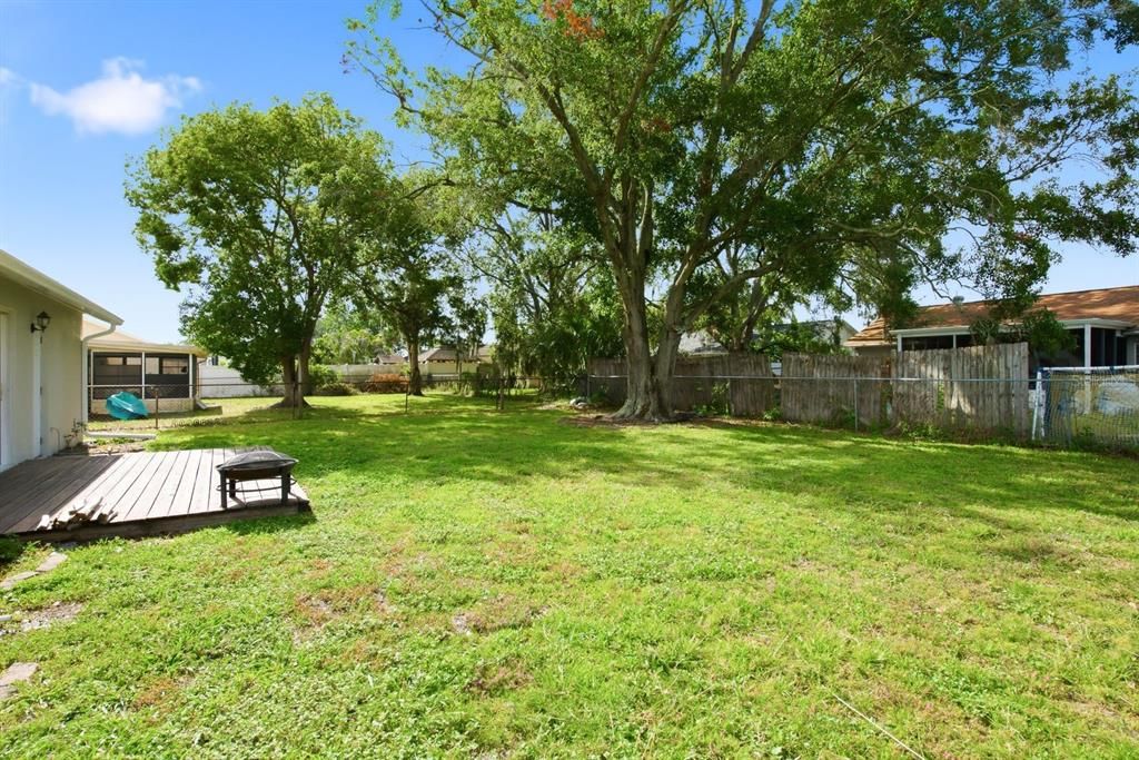 Activo con contrato: $249,000 (2 camas, 2 baños, 969 Pies cuadrados)