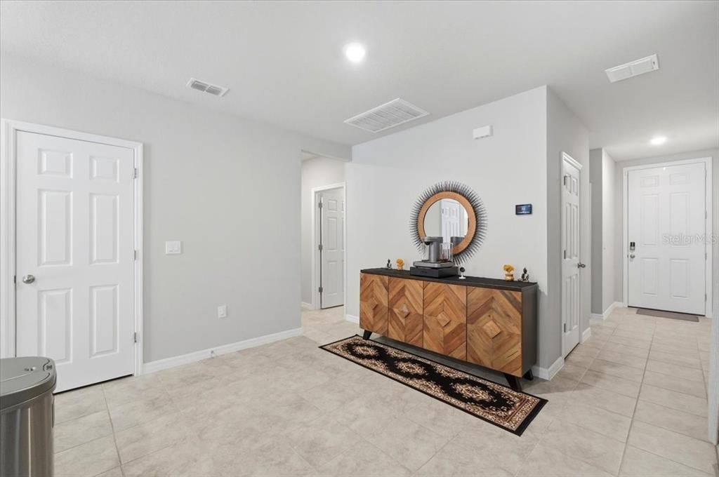 For Sale: $245,000 (3 beds, 2 baths, 1464 Square Feet)