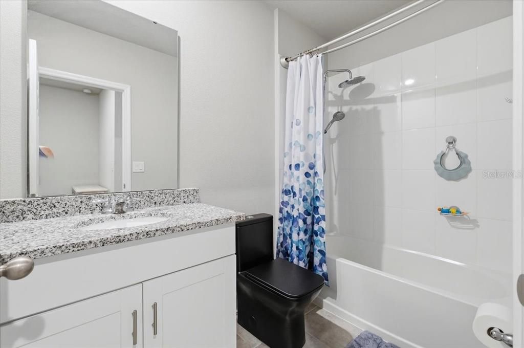 For Sale: $245,000 (3 beds, 2 baths, 1464 Square Feet)