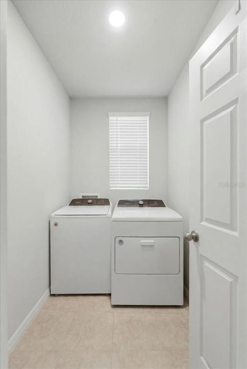 For Sale: $245,000 (3 beds, 2 baths, 1464 Square Feet)
