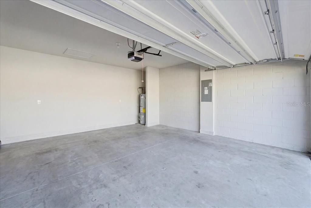 For Sale: $245,000 (3 beds, 2 baths, 1464 Square Feet)