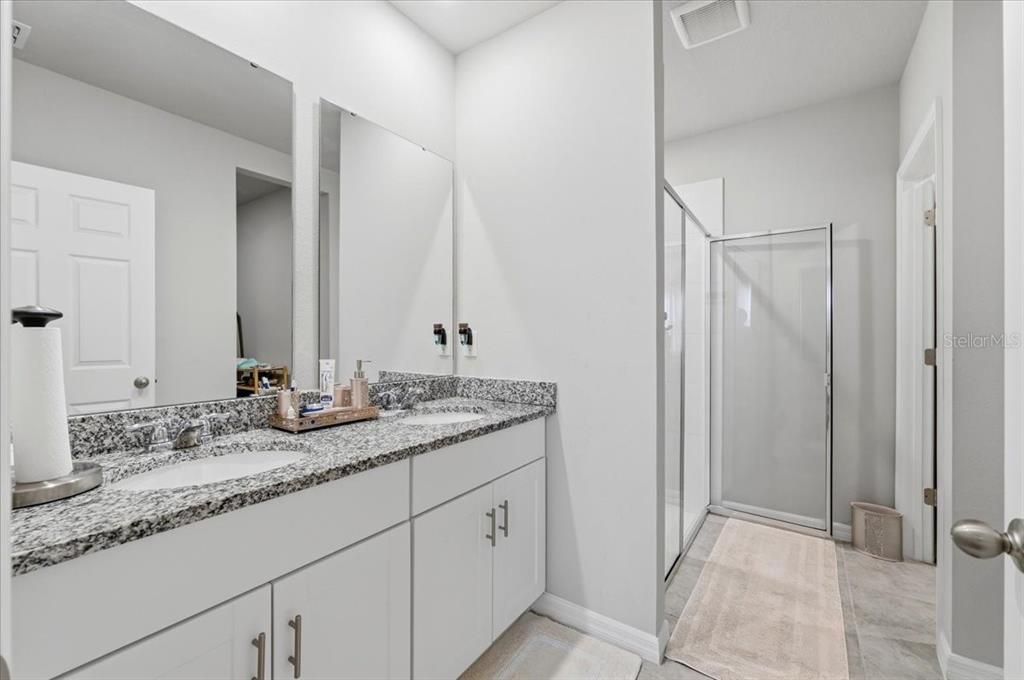 For Sale: $245,000 (3 beds, 2 baths, 1464 Square Feet)
