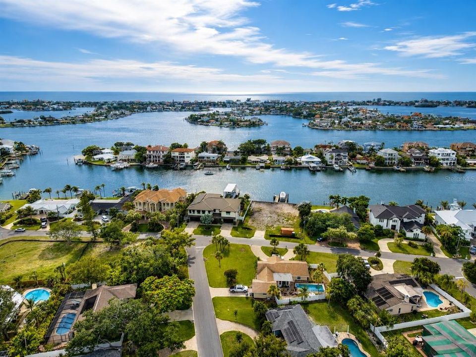 For Sale: $694,500 (4 beds, 3 baths, 1968 Square Feet)