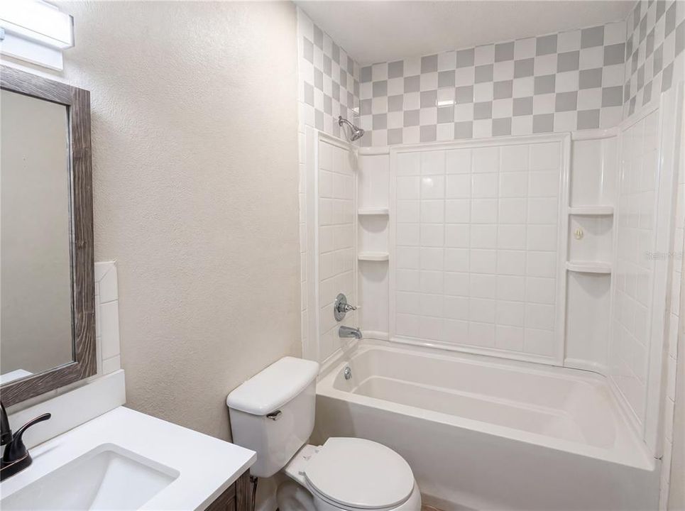 For Sale: $300,000 (3 beds, 3 baths, 1872 Square Feet)