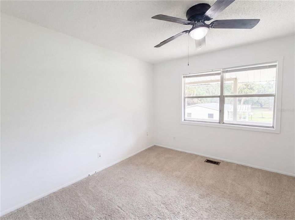 For Sale: $300,000 (3 beds, 3 baths, 1872 Square Feet)