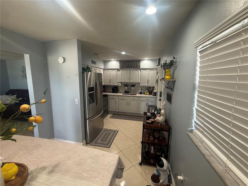 For Sale: $429,999 (4 beds, 3 baths, 1290 Square Feet)