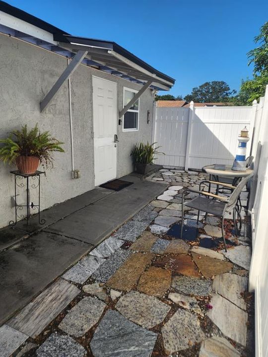 For Sale: $429,999 (4 beds, 3 baths, 1290 Square Feet)