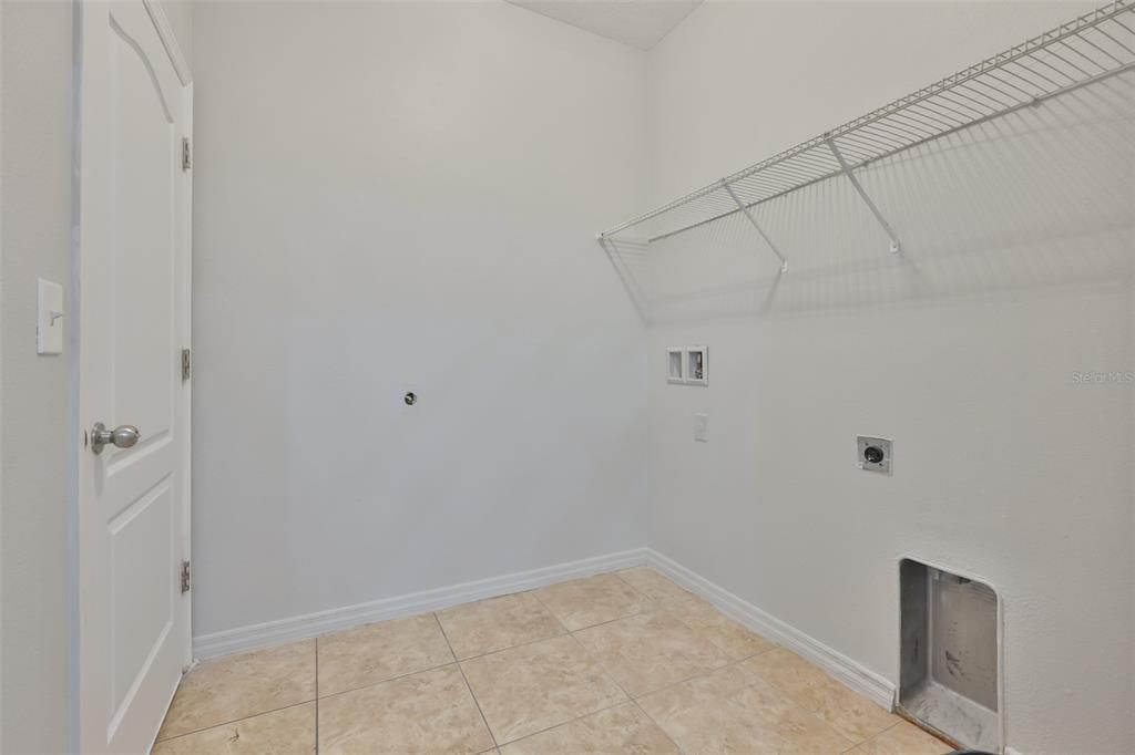For Sale: $305,000 (3 beds, 2 baths, 1583 Square Feet)