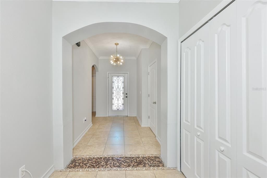 For Sale: $305,000 (3 beds, 2 baths, 1583 Square Feet)