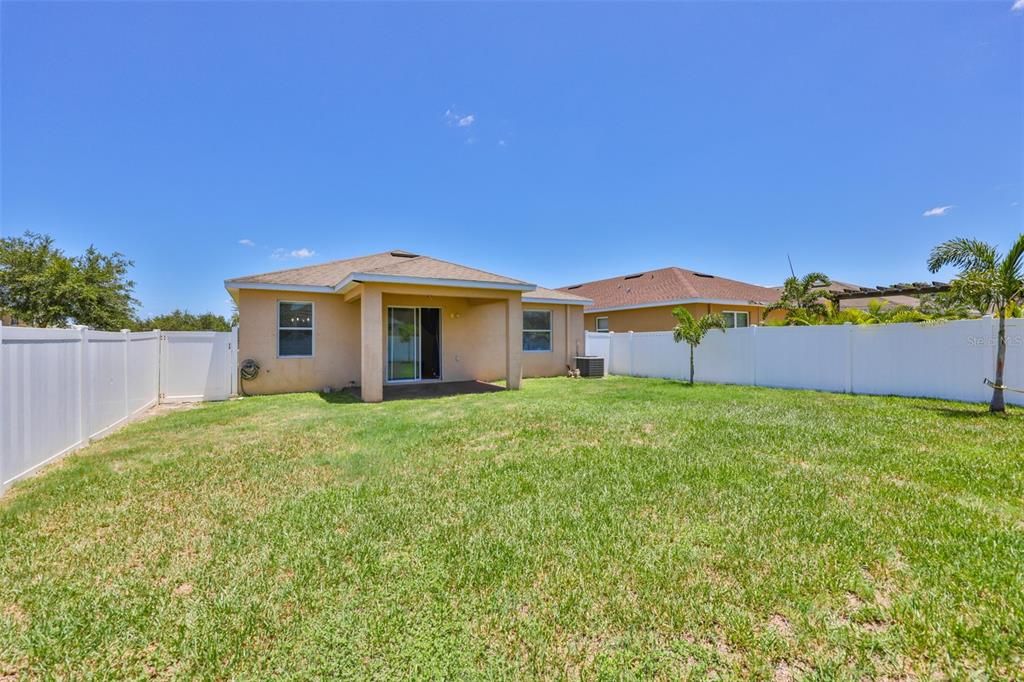 For Sale: $305,000 (3 beds, 2 baths, 1583 Square Feet)
