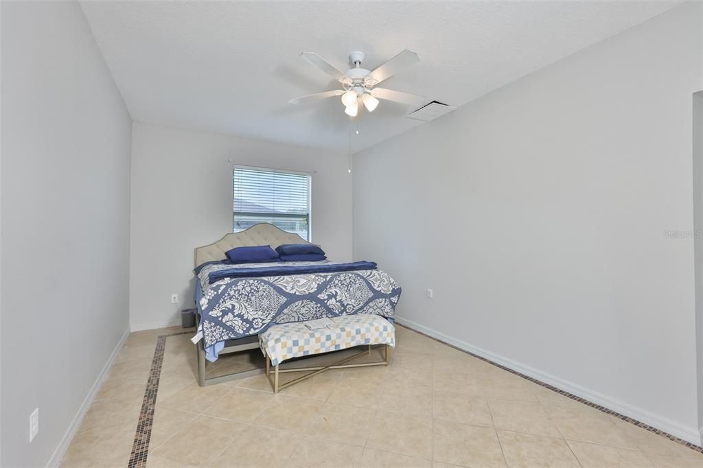 For Sale: $305,000 (3 beds, 2 baths, 1583 Square Feet)