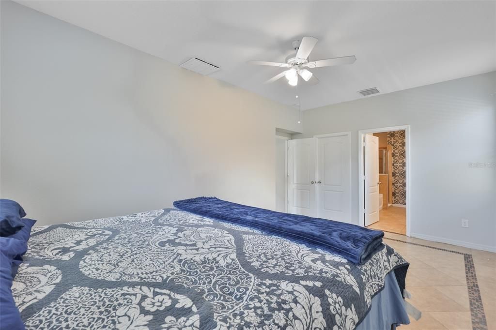 For Sale: $305,000 (3 beds, 2 baths, 1583 Square Feet)