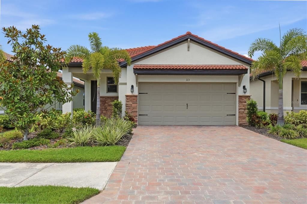 For Sale: $429,000 (3 beds, 2 baths, 1614 Square Feet)