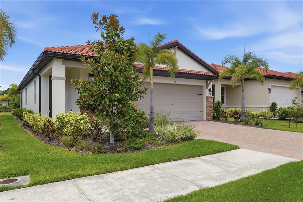 For Sale: $429,000 (3 beds, 2 baths, 1614 Square Feet)