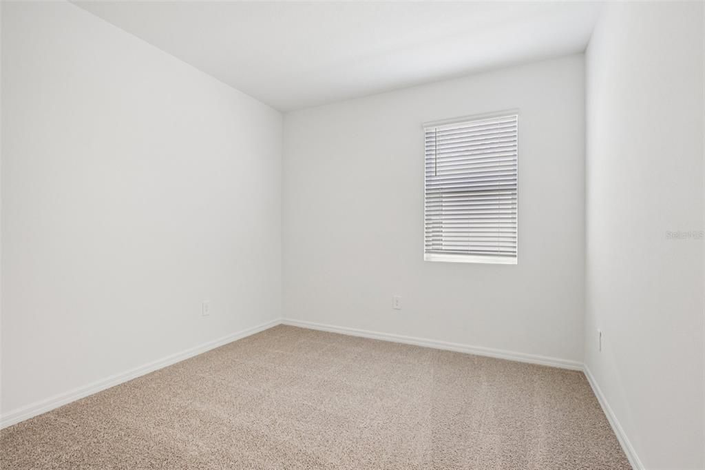 For Sale: $457,900 (5 beds, 3 baths, 2490 Square Feet)