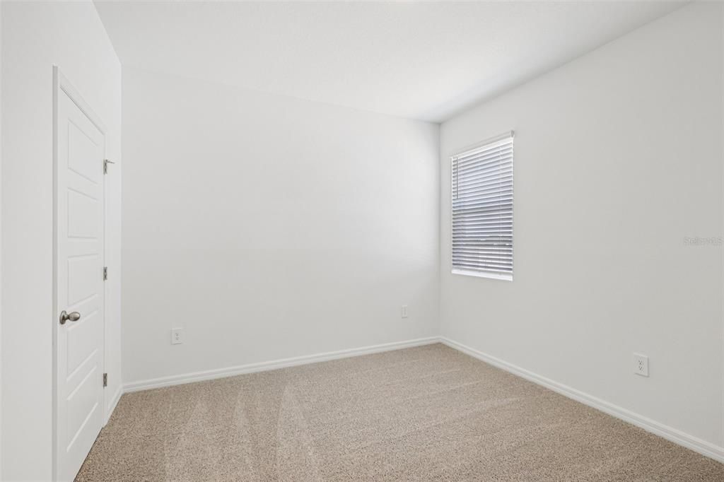For Sale: $457,900 (5 beds, 3 baths, 2490 Square Feet)