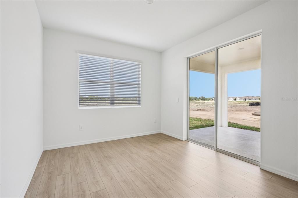 For Sale: $457,900 (5 beds, 3 baths, 2490 Square Feet)