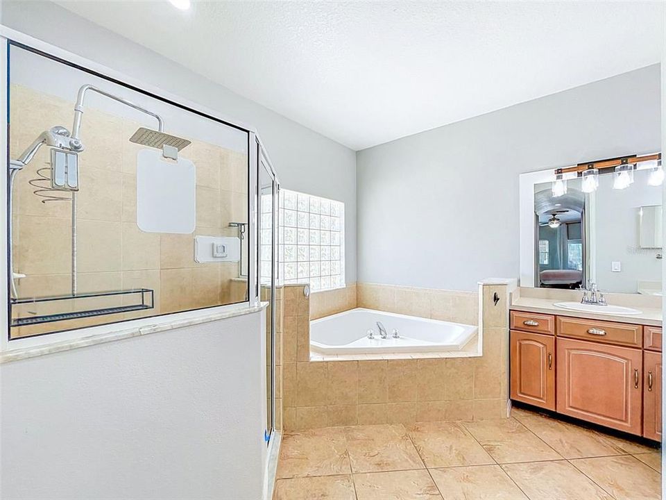 For Sale: $774,900 (4 beds, 3 baths, 2635 Square Feet)