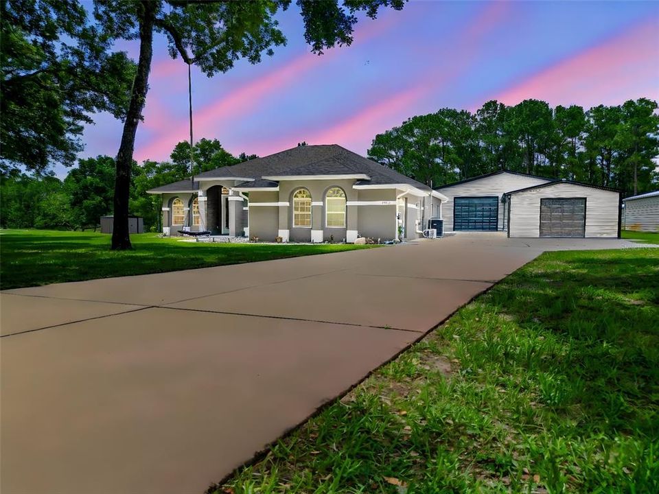 For Sale: $774,900 (4 beds, 3 baths, 2635 Square Feet)