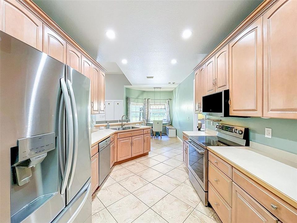 For Sale: $774,900 (4 beds, 3 baths, 2635 Square Feet)