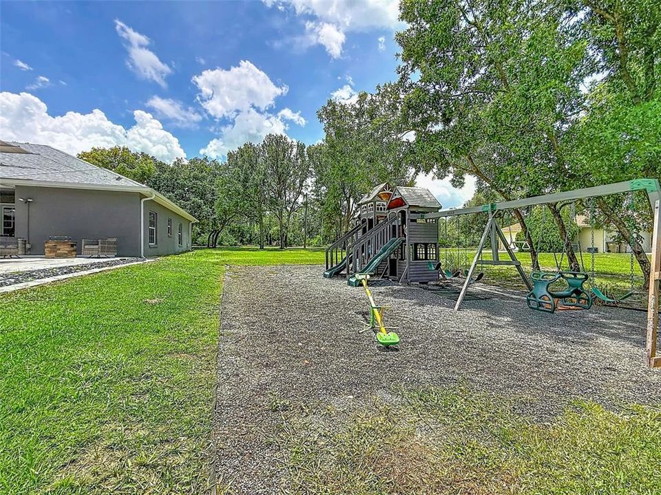 For Sale: $774,900 (4 beds, 3 baths, 2635 Square Feet)