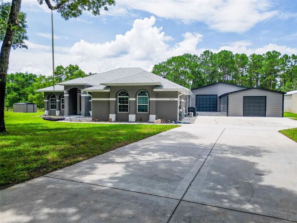 For Sale: $774,900 (4 beds, 3 baths, 2635 Square Feet)