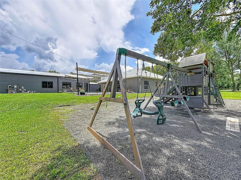 For Sale: $774,900 (4 beds, 3 baths, 2635 Square Feet)