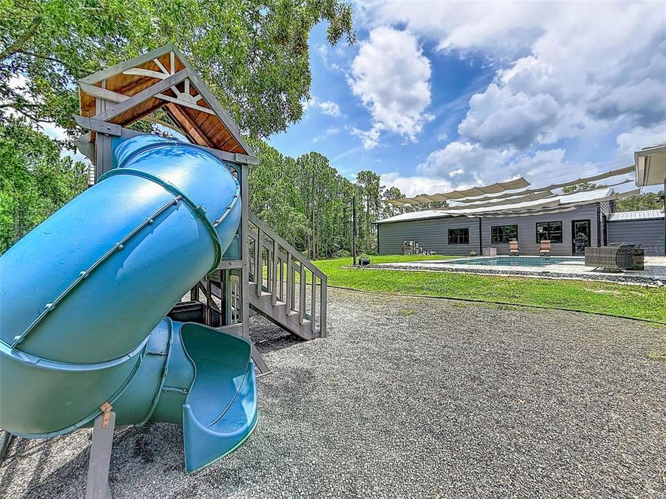 For Sale: $774,900 (4 beds, 3 baths, 2635 Square Feet)