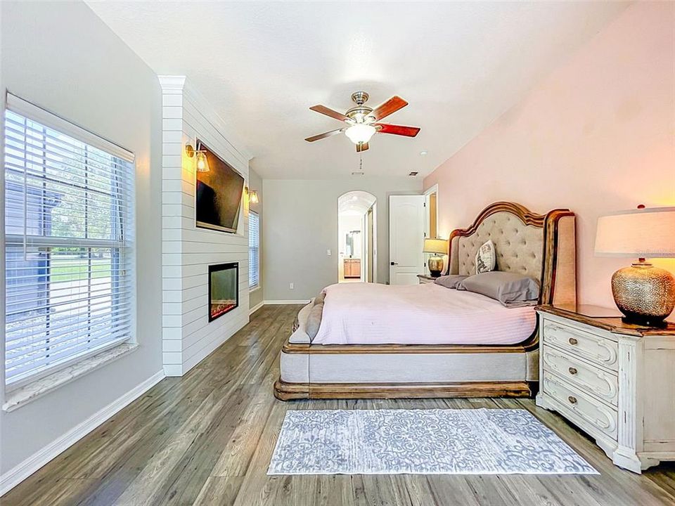 For Sale: $774,900 (4 beds, 3 baths, 2635 Square Feet)