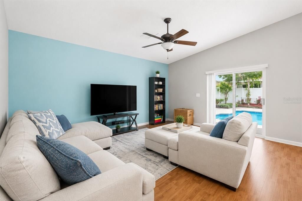 For Sale: $445,000 (4 beds, 2 baths, 1476 Square Feet)