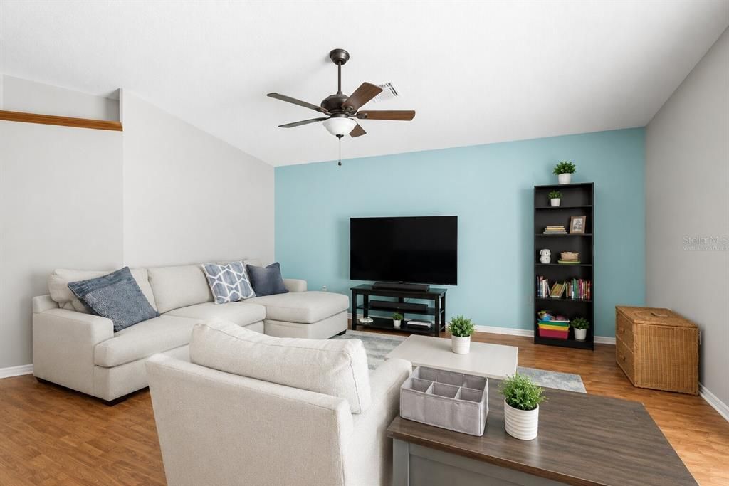 For Sale: $445,000 (4 beds, 2 baths, 1476 Square Feet)