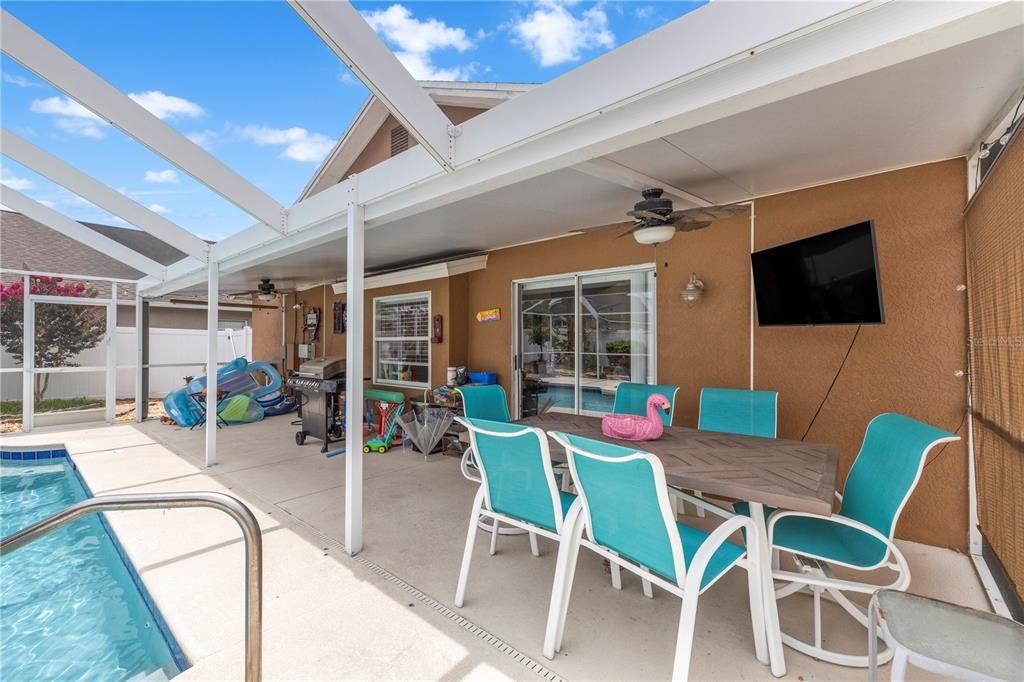For Sale: $445,000 (4 beds, 2 baths, 1476 Square Feet)