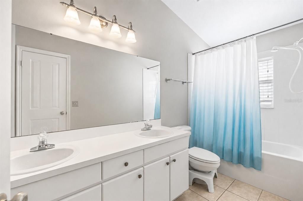 For Sale: $445,000 (4 beds, 2 baths, 1476 Square Feet)