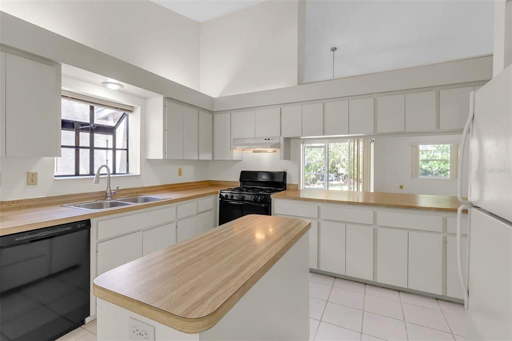 For Sale: $199,000 (2 beds, 2 baths, 1197 Square Feet)
